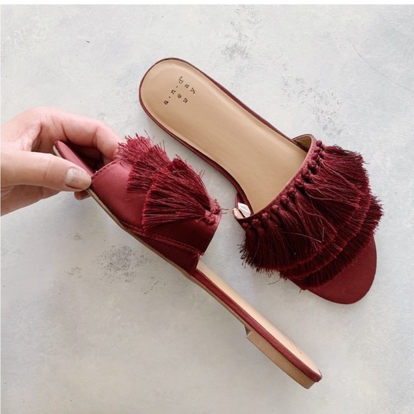 A New Day Fringe Sandals - Picture 3 of 5